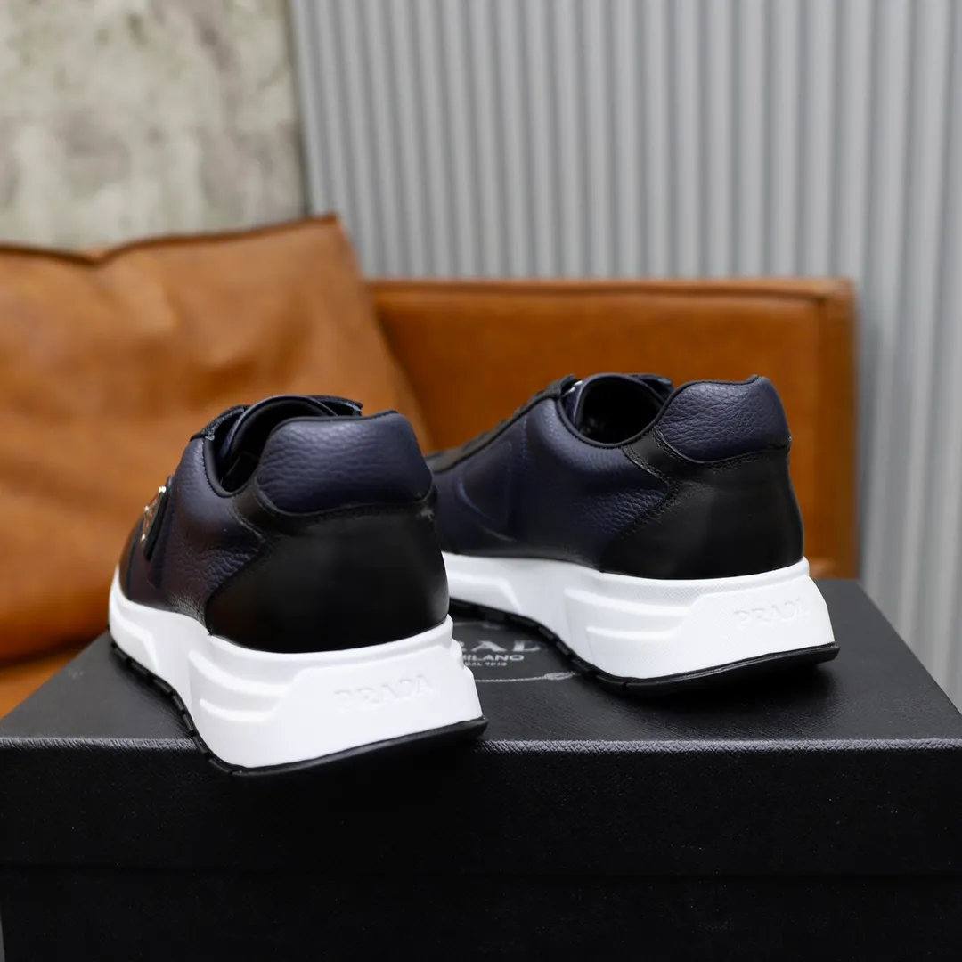 Factory price: 720💰Top original order Brand: PRADA (Prada) Standard code: Men's size 38/44 (45 can be customized) Grade: Same as the official website Material: Original cowhide leather lining Original combination two-color wear-resistant soft outsole Style category: Leisure and sports version Young fashion European and American trend British style Color: Actual picture color